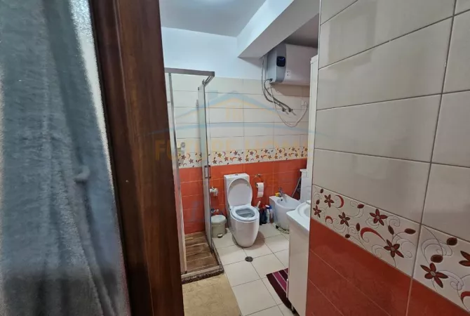 Shtepi ne shitje Apartament ne Tirane, 3+1, Mobilimi E mobiluar, Pagesa 299,000  Euro.