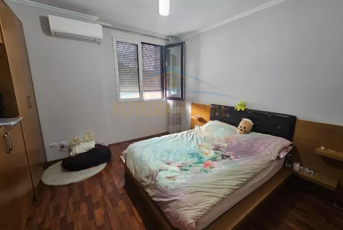Shtepi ne shitje Apartament ne Tirane, 3+1, Mobilimi E mobiluar, Pagesa 299,000  Euro.