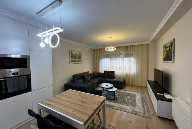 Qera, Apartament 2+1+3, Pazari i Ri, Tiranë.