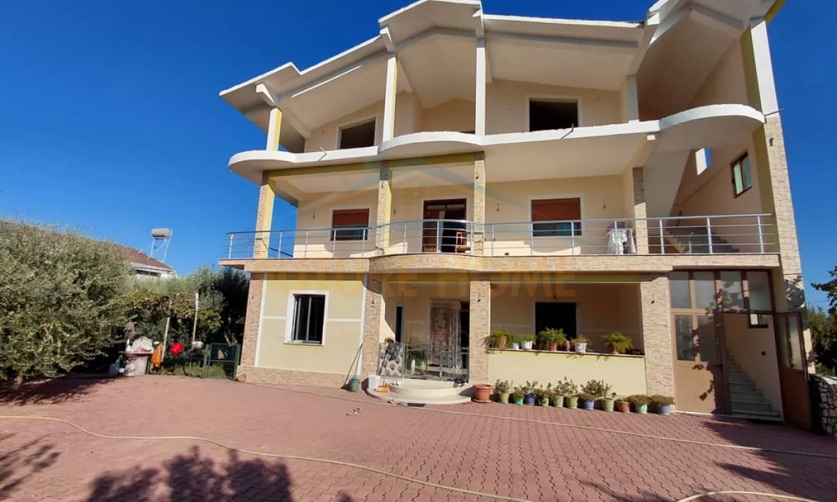 Shtepi ne shitje Shtepi Private ne Tirane, 3+1, Mobilimi E mobiluar, Pagesa 680,000  Euro.