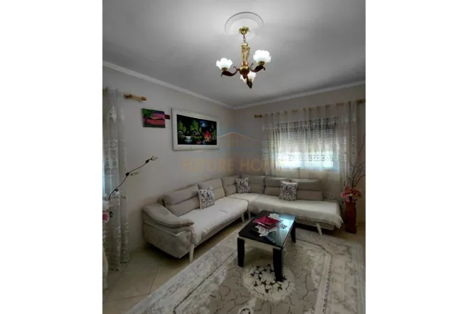 Shtepi ne shitje Shtepi Private ne Tirane, 3+1, Mobilimi E mobiluar, Pagesa 680,000  Euro.