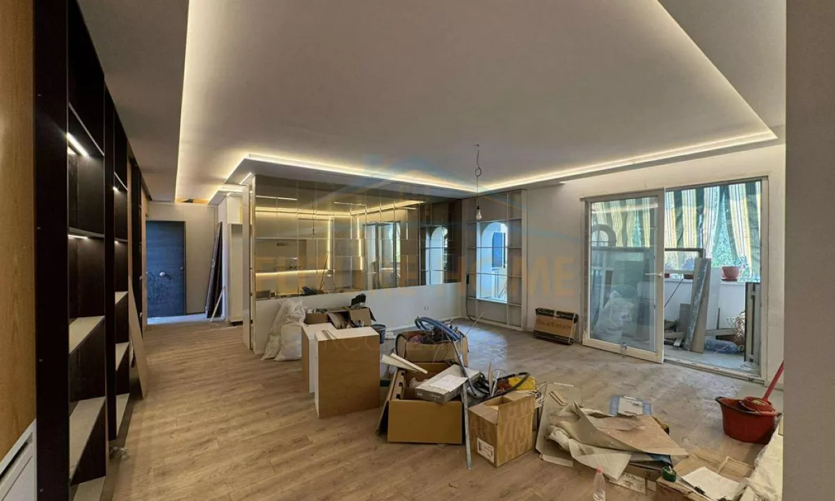 Shtepi ne shitje Apartament ne Tirane, 3+1, Mobilimi Bosh, pa mobiluar, Pagesa 320,000  Euro.