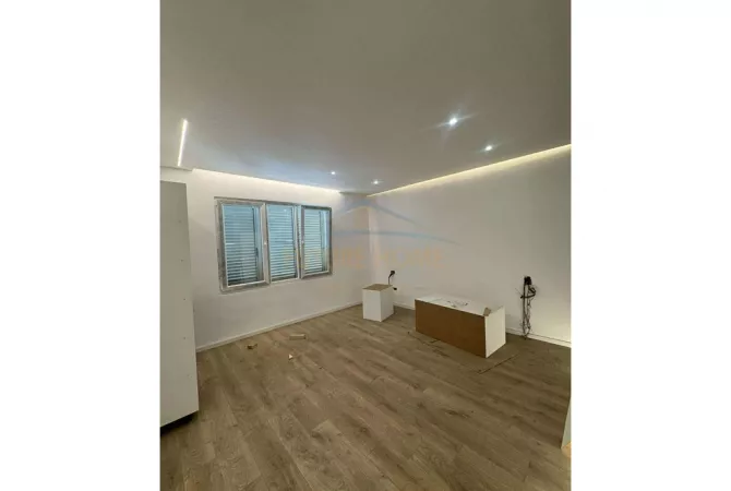 Shtepi ne shitje Apartament ne Tirane, 3+1, Mobilimi Bosh, pa mobiluar, Pagesa 320,000  Euro.