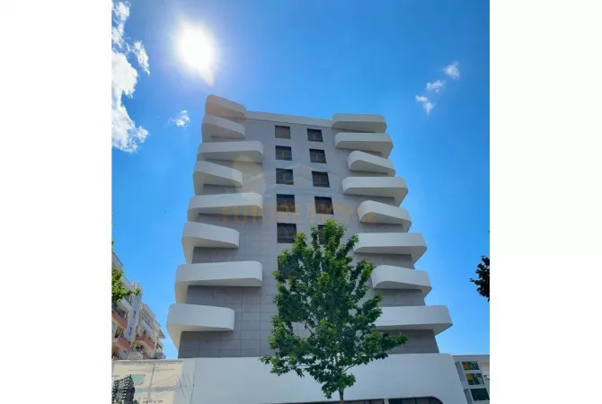 Shitet, Apartament 2+1+2, Kamëz, Tiranë.