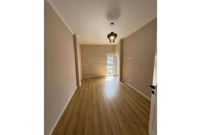 Shtepi ne shitje Apartament ne Tirane, 2+1, Mobilimi Bosh, pa mobiluar, Pagesa 215,000  Euro.
