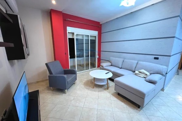 Shtepi me qera Apartament ne Tirane, 2+1, Mobilimi E mobiluar, Pagesa 650  Euro.