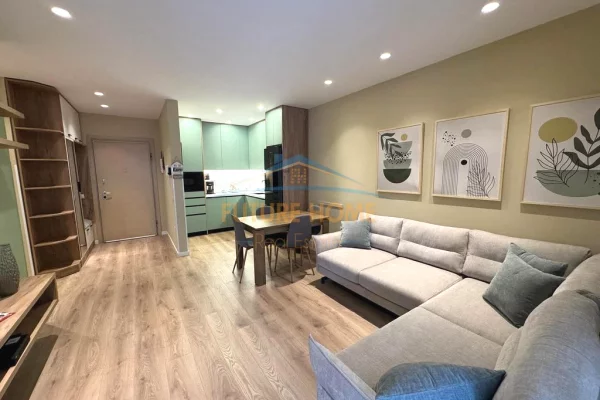 Shtepi me qera 2+1 ne Tirane - 1,000 Euro