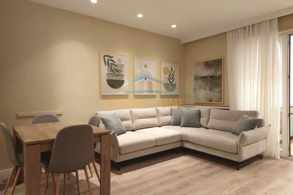 Shtepi me qera Apartament ne Tirane, 2+1, Mobilimi E mobiluar, Pagesa 1,000  Euro.