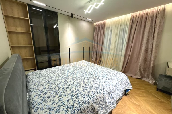 Shtepi ne shitje Apartament ne Tirane, 1+1, Mobilimi E mobiluar, Pagesa 169,998  Euro.