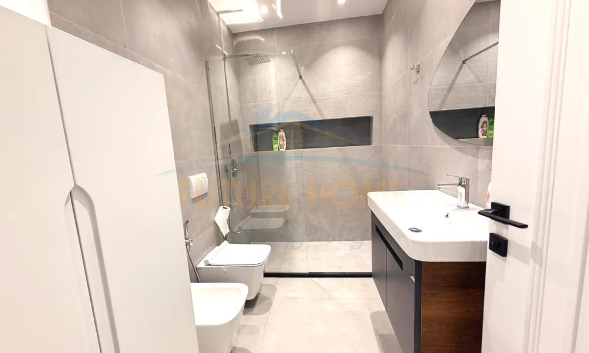 Appartamento in vendita a Tirana 2+1, Arredato