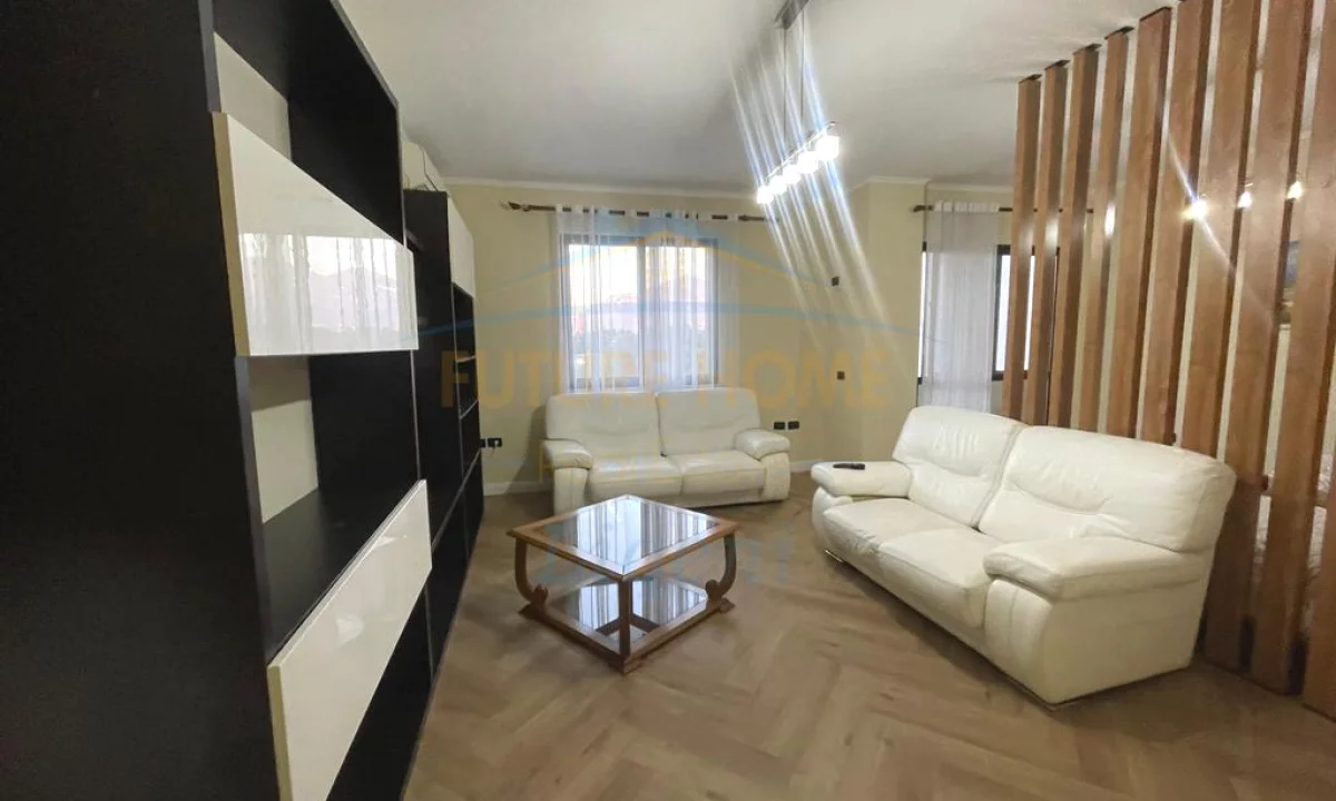 Shtepi me qera Apartament ne Tirane, 2+1, Mobilimi E mobiluar, Pagesa 598  Euro.