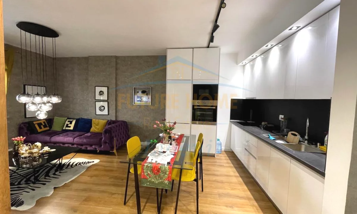 Shtepi me qera Apartament ne Tirane, 2+1, Mobilimi Pjeserisht e mobiluar, Pagesa 1,799  Euro.
