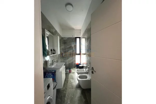 Shtepi ne shitje Apartament ne Tirane, 2+1, Mobilimi E mobiluar, Pagesa 330,004  Euro.