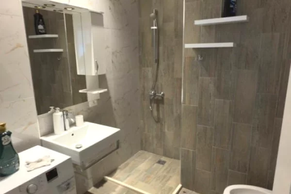 Shes apartament te liqeni thate 