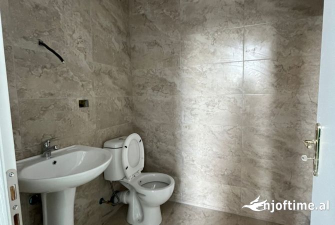 Jepet dyqan me qera te Ish Fusha e Aviacionit 