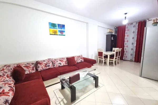 Shtepi me qera 1+1 ne Tirane - 38,000 Leke