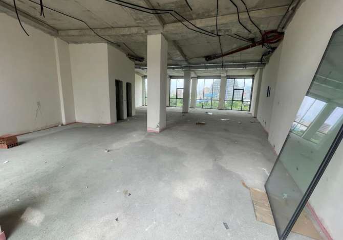 Ambient biznesi me qera 3+1 ne Tirane - 4,000 Euro