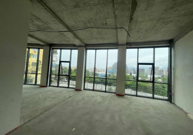 Ambient biznesi me qera 3+1 ne Tirane - 4,000 Euro