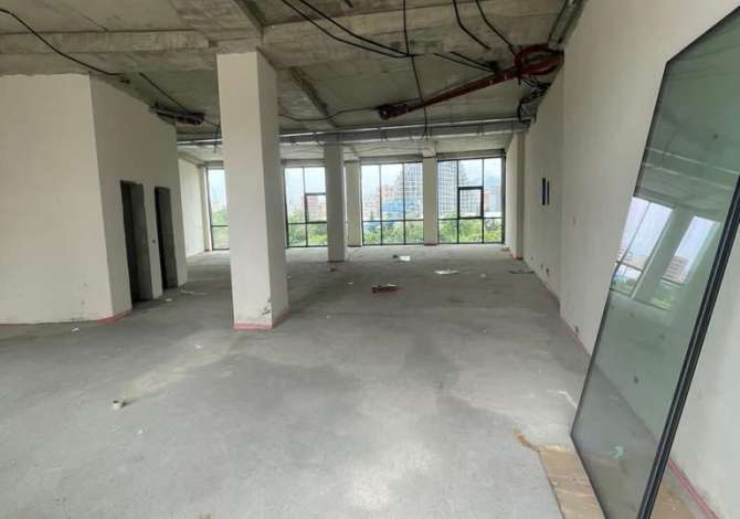 Ambient biznesi me qera 3+1 ne Tirane - 4,000 Euro