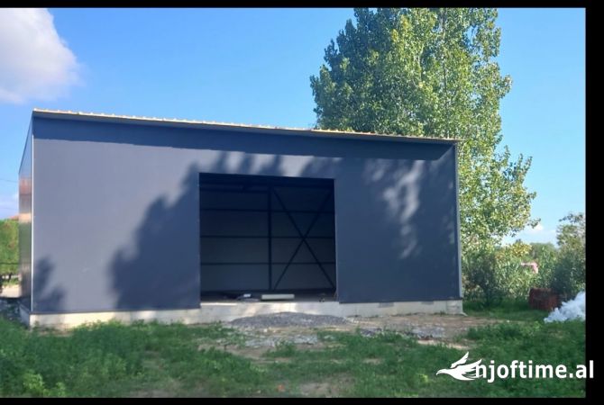 Ambiente Commerciale in Affitto 4+1 a Tirana - 500 Euro