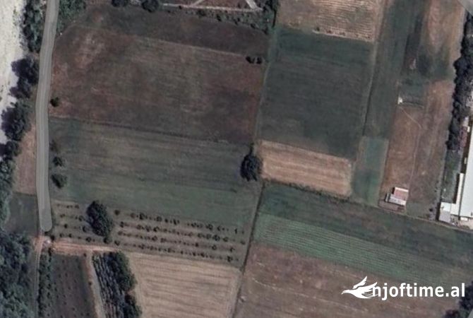 Shitet 2200m2 me hipoteke me cmim okazion 44000€