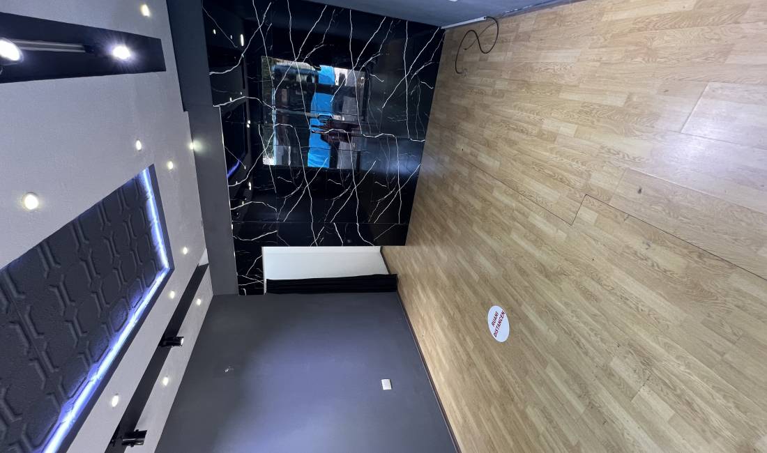 Jepet ambient biznesi me qira ne Rrugen “Hoxha Tahsim 350Euro me siperfaqe 26 m2 