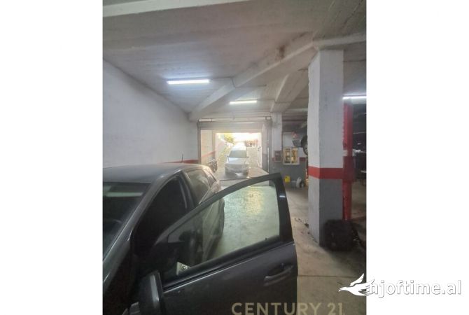 Business Property in Sale 6+1 in Tirana - 80,000 Euro