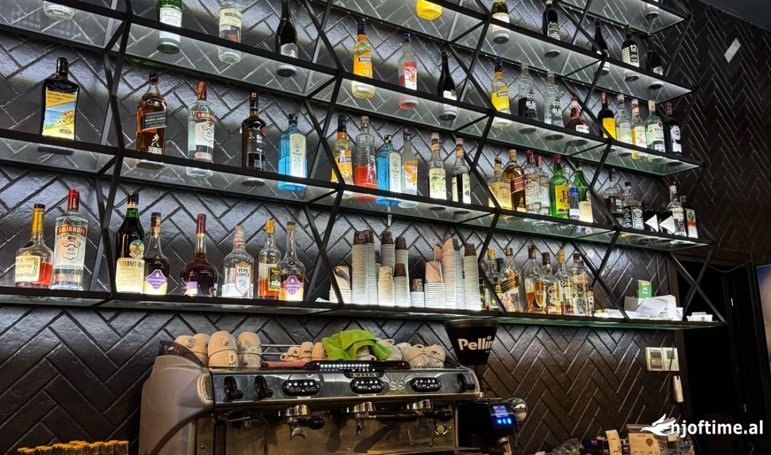 EXCLUSIVE🔥 🔥 SHITET AMBIENT DHE BIZNES BAR-KAFE + VERANDE 🔥