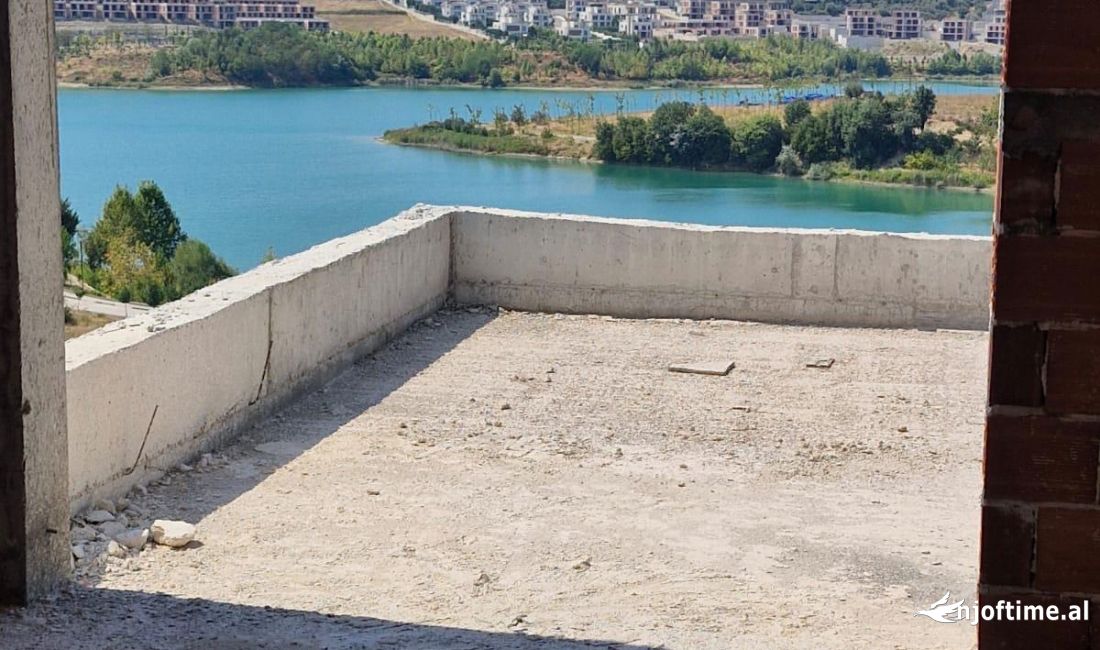 Luxury villas for sale in Tirana 3+1, Emty