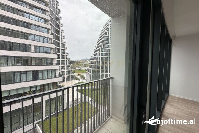 Ambiente Commerciale in Affitto 3+1 a Tirana - 1,550 Euro