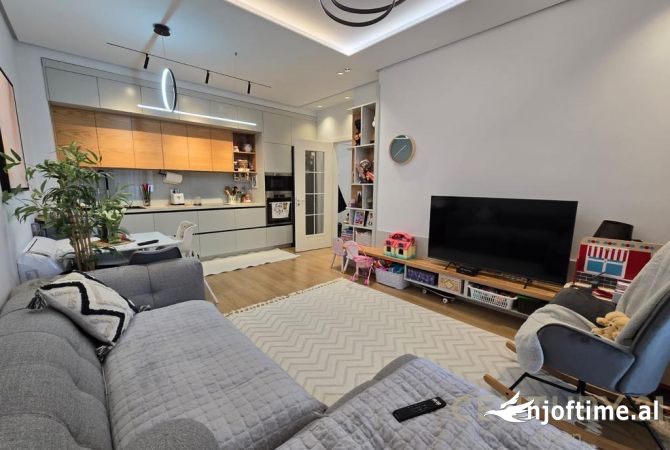 Super Apartament 2+1 Tek Foleja E Gjelbër