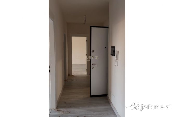 Appartamento in vendita a Tirana 2+1, Vuoto