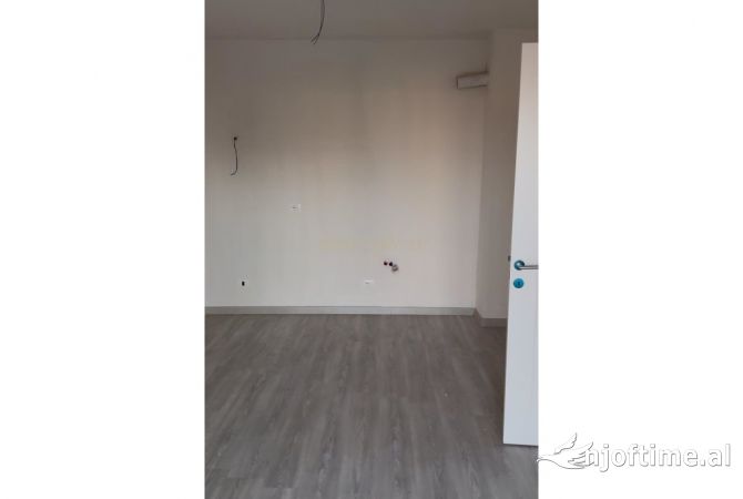 Appartamento in vendita a Tirana 2+1, Vuoto