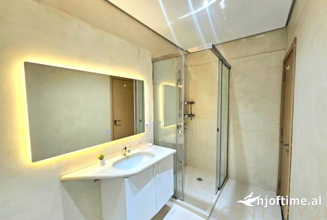 Appartamento in affitto a Tirana 2+1, Arredato