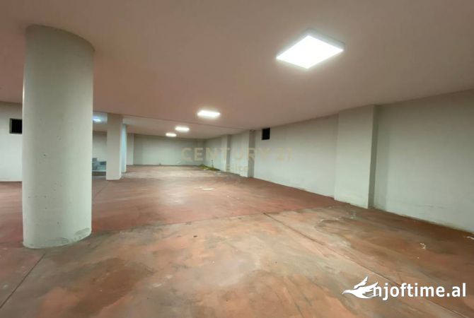 Business Property in Sale 4+1 in Tirana - 270,000 Euro