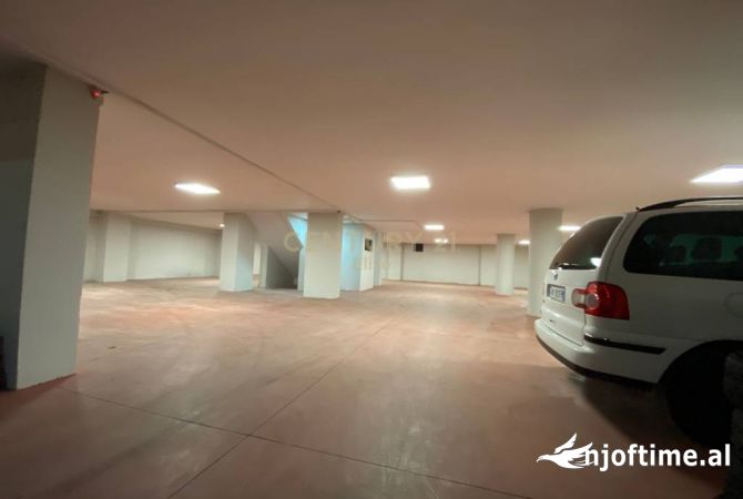 Business Property in Sale 4+1 in Tirana - 270,000 Euro