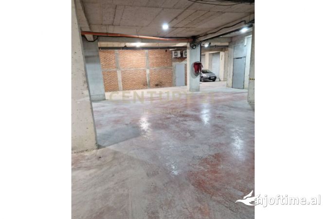 Ambient biznesi ne shitje 4+1 ne Tirane - 600,000 Euro