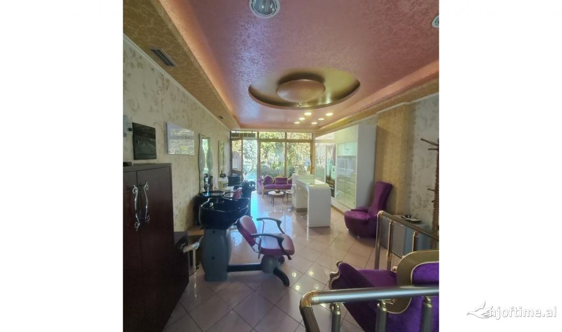 Ambient per qira tek Rruga e Durrsit