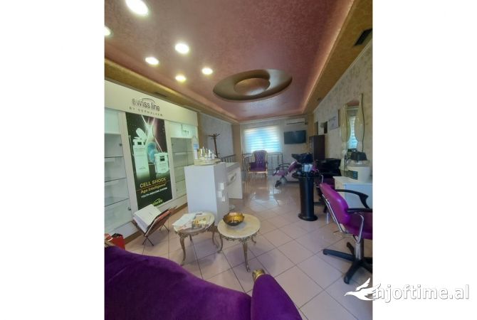 Ambient per qira tek Rruga e Durrsit