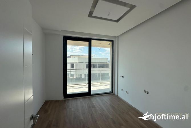 Appartamento in vendita a Tirana 3+1, Vuoto