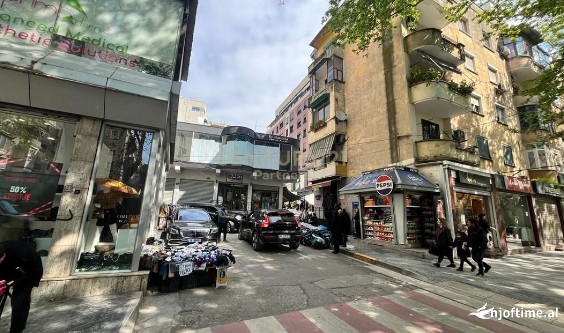 SHITEN 2 DYQANE TE BASHKUARA NE HYRJE TE TREGUT CAM!