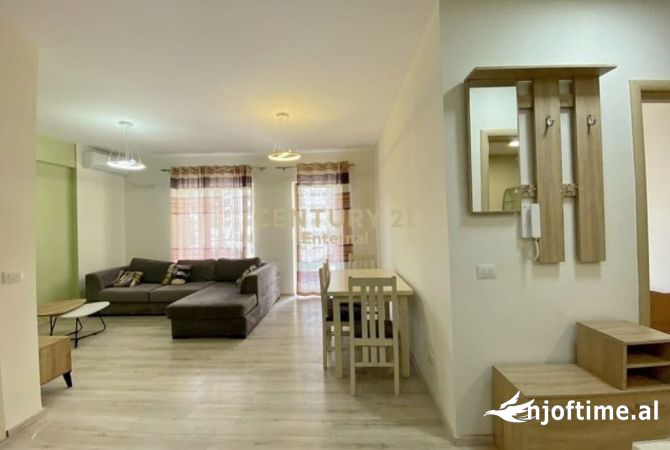 Appartamento in affitto a Tirana 2+1, Arredato