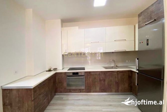 Appartamento in affitto a Tirana 2+1, Arredato