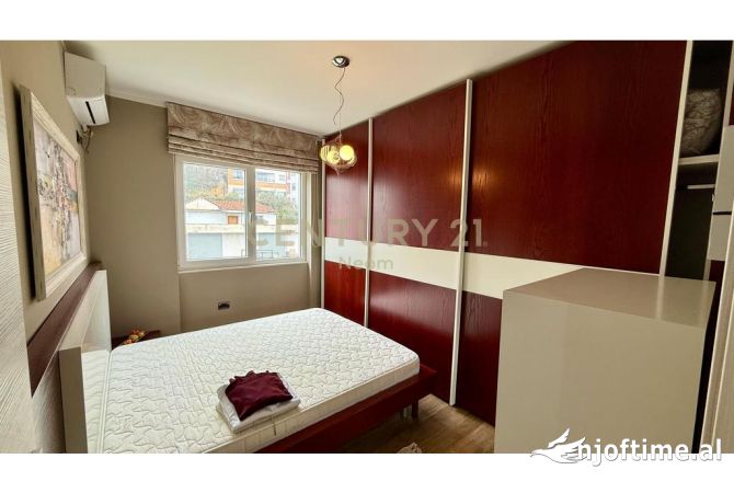 Appartamento in affitto a Tirana 3+1, Arredato