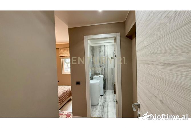 Appartamento in affitto a Tirana 3+1, Arredato