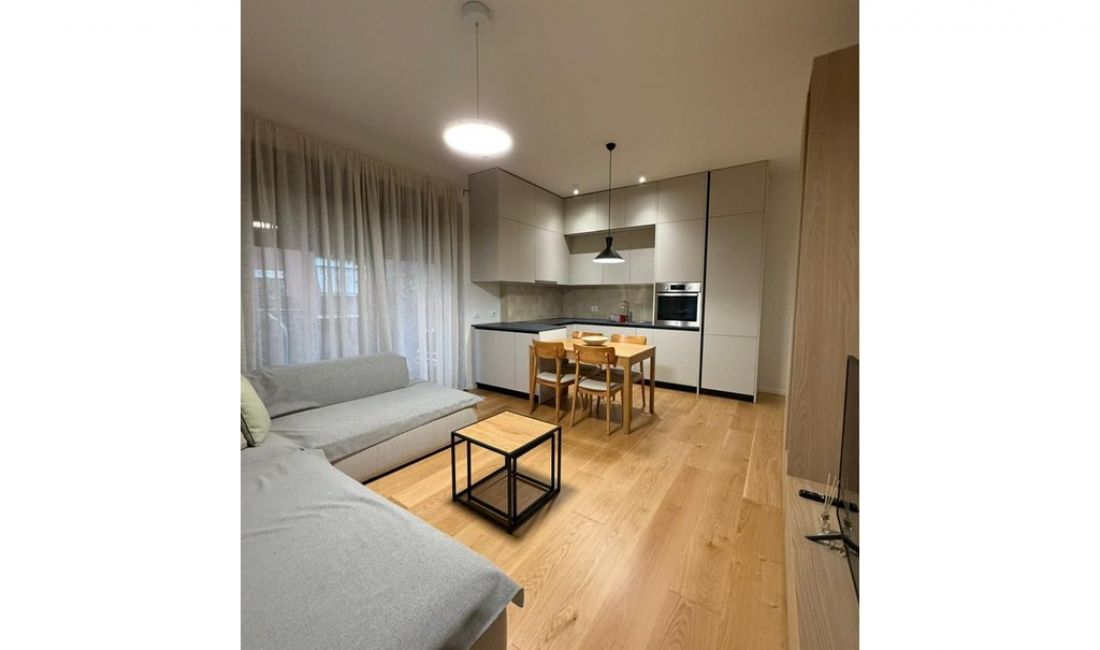 Appartamento in affitto a Tirana 2+1, Arredato