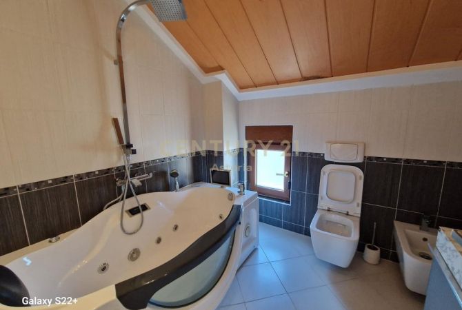 Villa di lusso in affitto a Tirana 3+1, Arredato