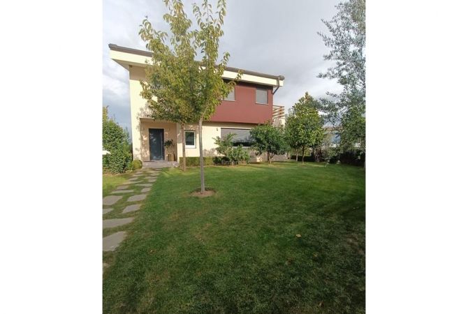 Vile per Qira tek Long Hills Residence