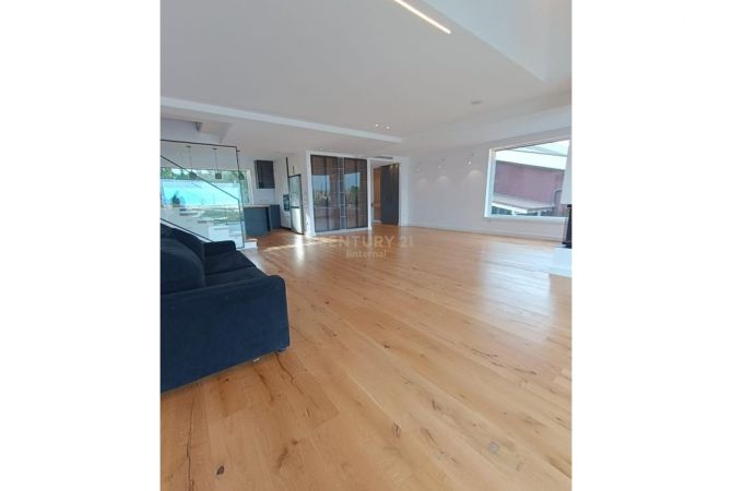 Villa di lusso in affitto a Tirana 3+1, Arredato