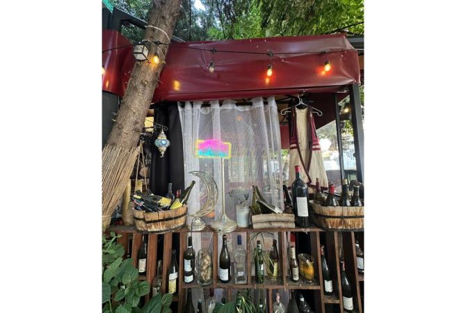 Jepet me qira bar-kafe, Myslym Shyr!